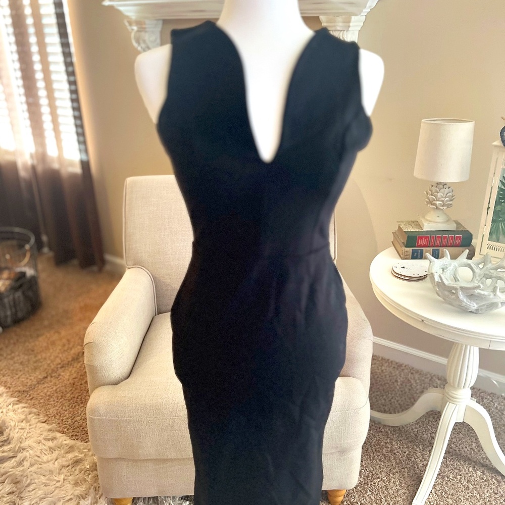 LBD BODYCON STYLE WITH FULL ZIP ON BACK FROM TOP TO BOTTOM